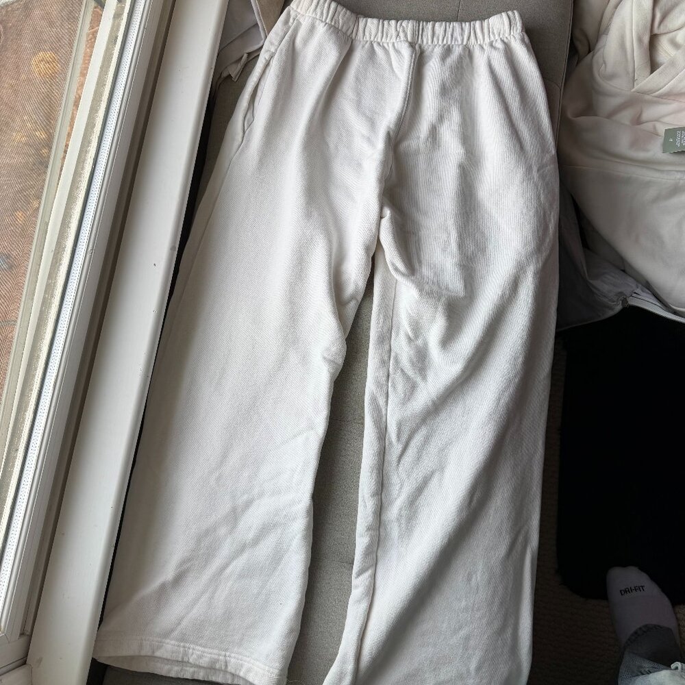 White Brandy Melville wide leg sweatpants